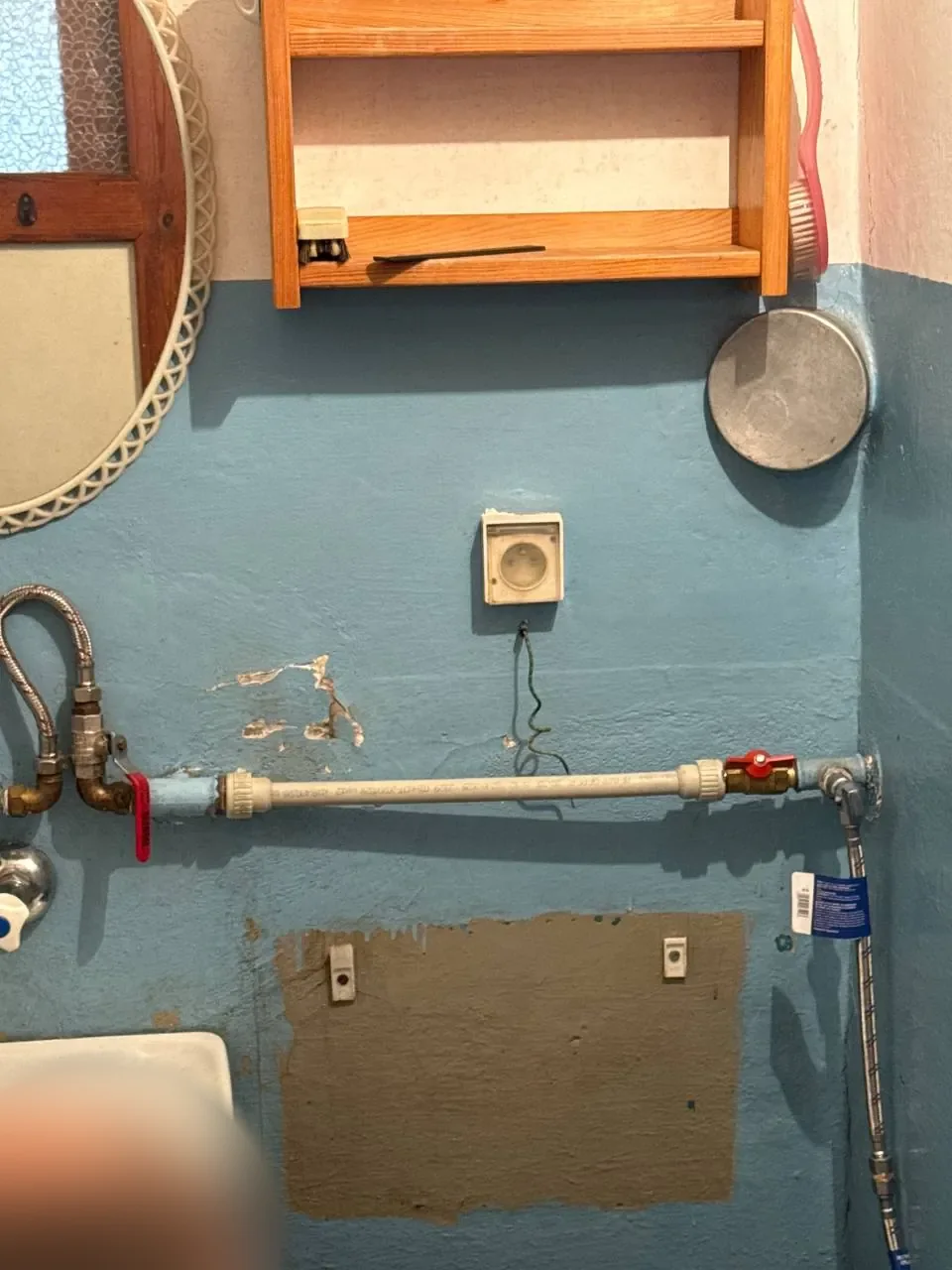 Podejścia wodne w kuchni na ścianie — DobryHydraulik Łódź